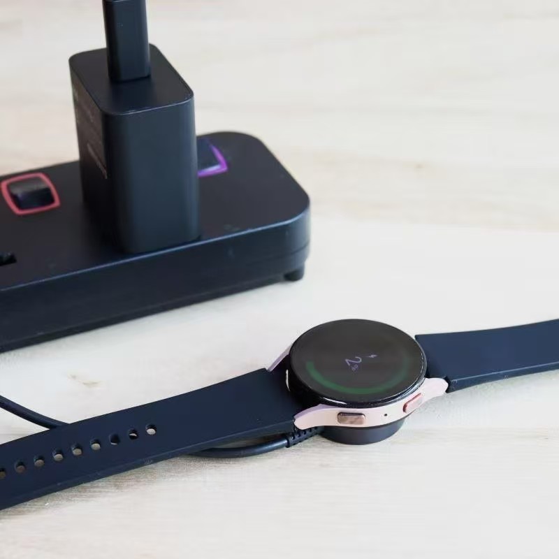 Магнитная беспроводная портати – обзор и цена Watch Charging Dock